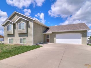 304 Grandeur Ln, Box Elder, SD 57719