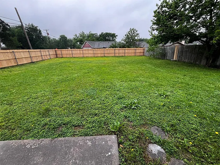 315 College Ave — Photo 29