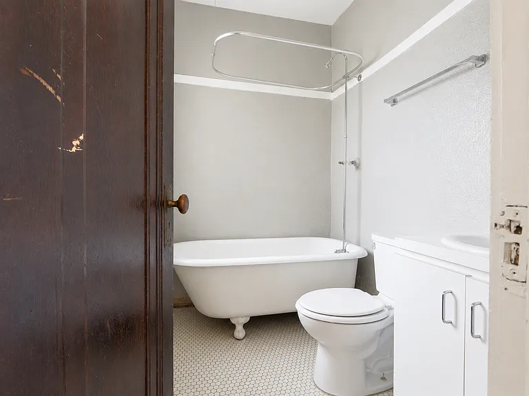 16812 Madison Ave #9 — Photo 11