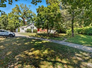 935 Spring Ave, Saint Charles, MO 63301