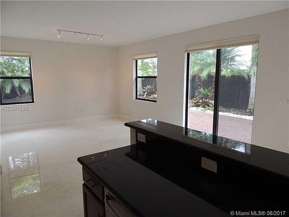 4th image of 8825 NW 114th Pl