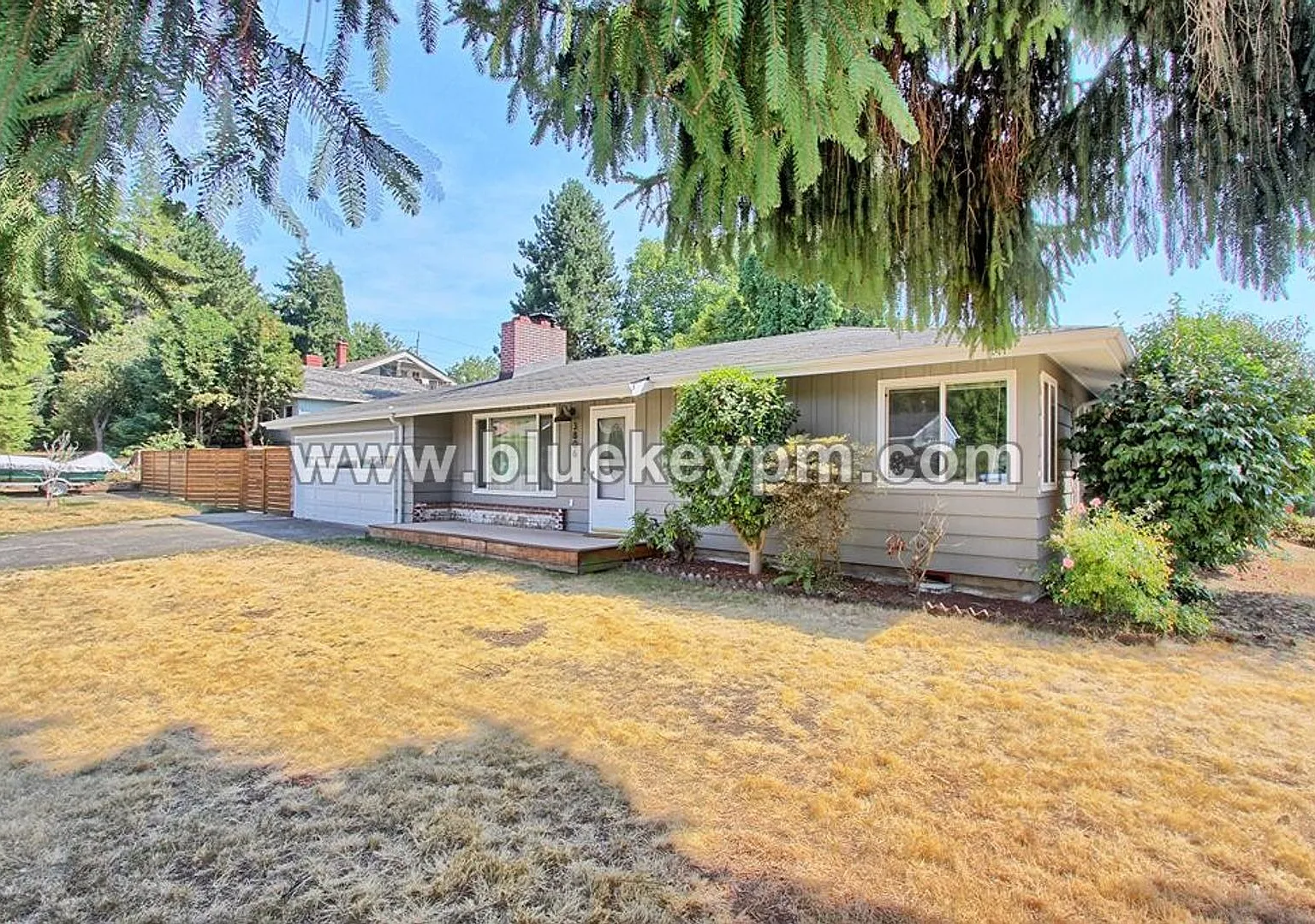 2 Bed, 1 Bath Home With Separate Office or Hobby Shed — Photo 2