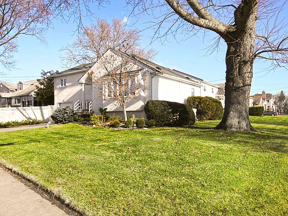3rd image of 2829 Whaleneck Dr