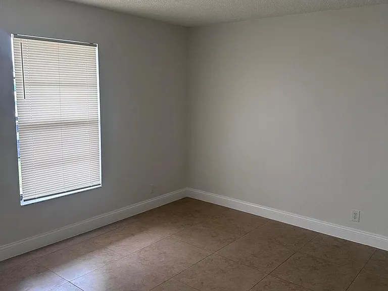 23466 SW 57th Ave #504 — Photo 9
