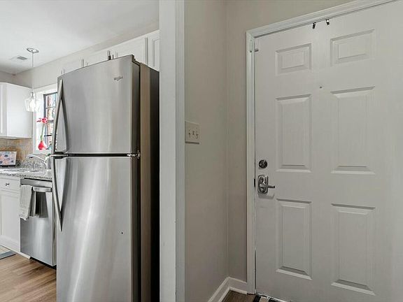 5th image of 63 Willow Bridge Dr