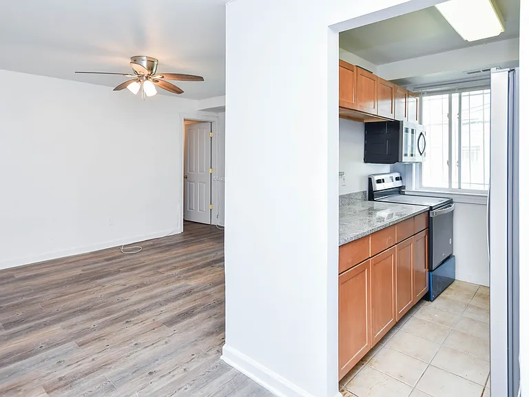 713 Brandywine St SE #B2 — Photo 17