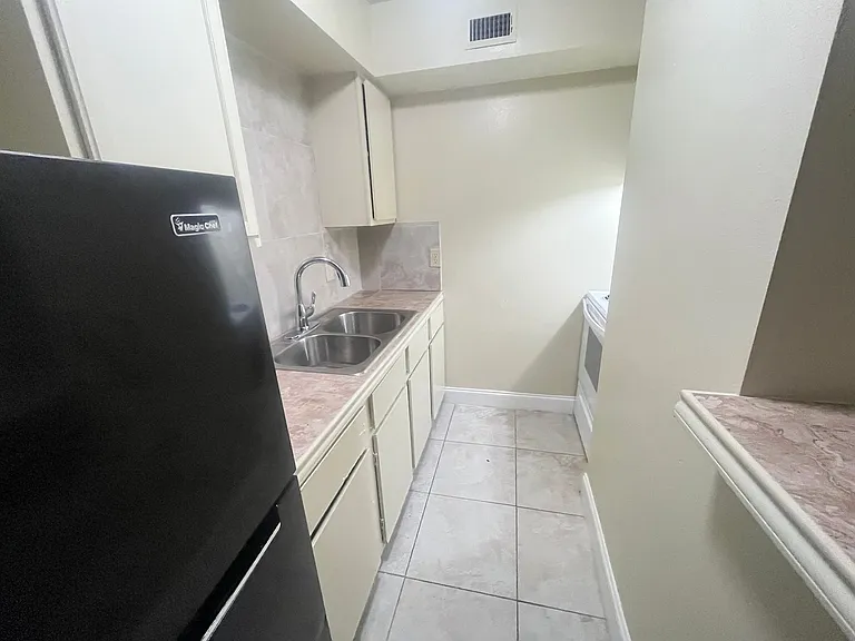 Retama Apartments — Photo 31