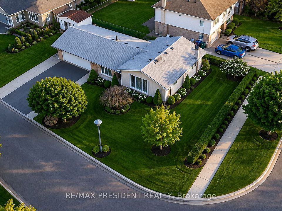 1st image of 2 Jerome Cres
