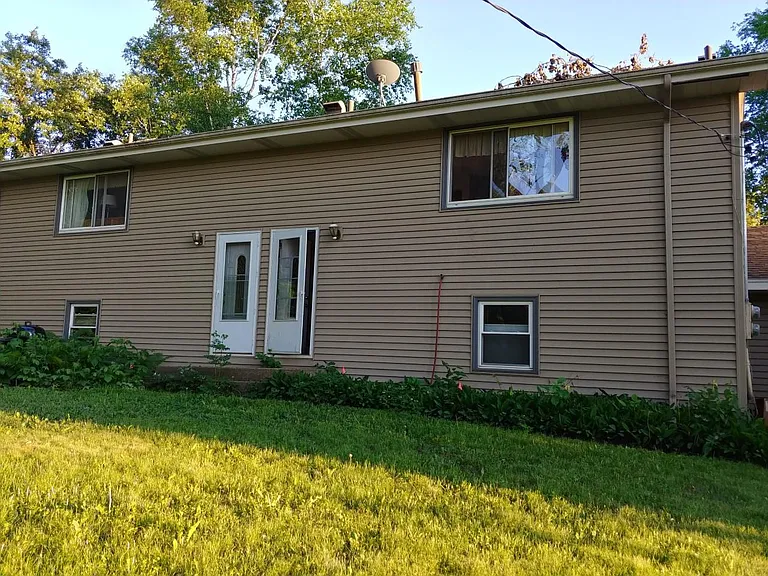1093 Polk Cir NE — Photo 3