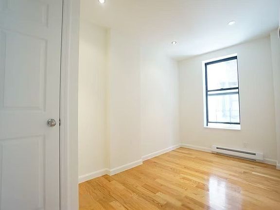 5th image of 204 W 108th St APT 22