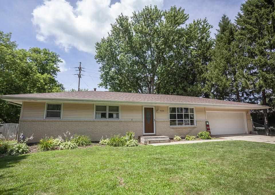 1st image of 1220 Crystal Dr