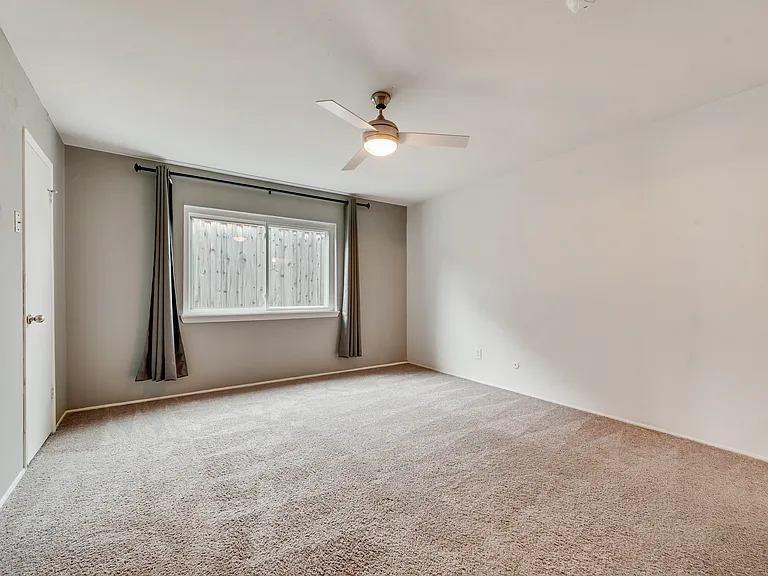 4924 Wagner Dr — Photo 17