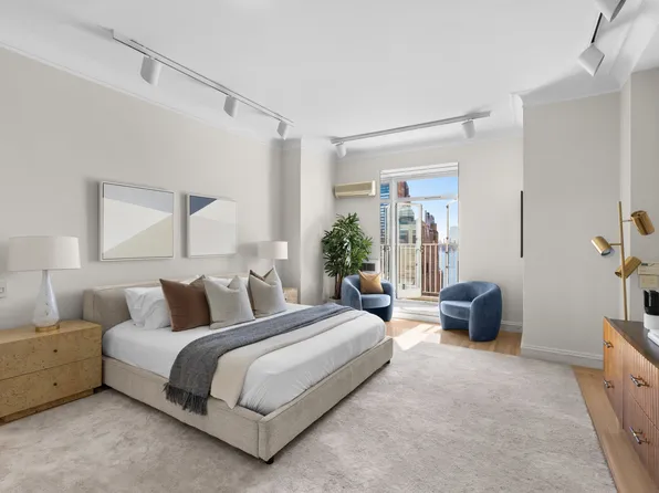 435 East 52nd Street image 11 of 17