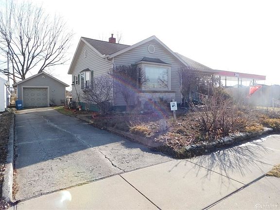 5th image of 740 E Main St