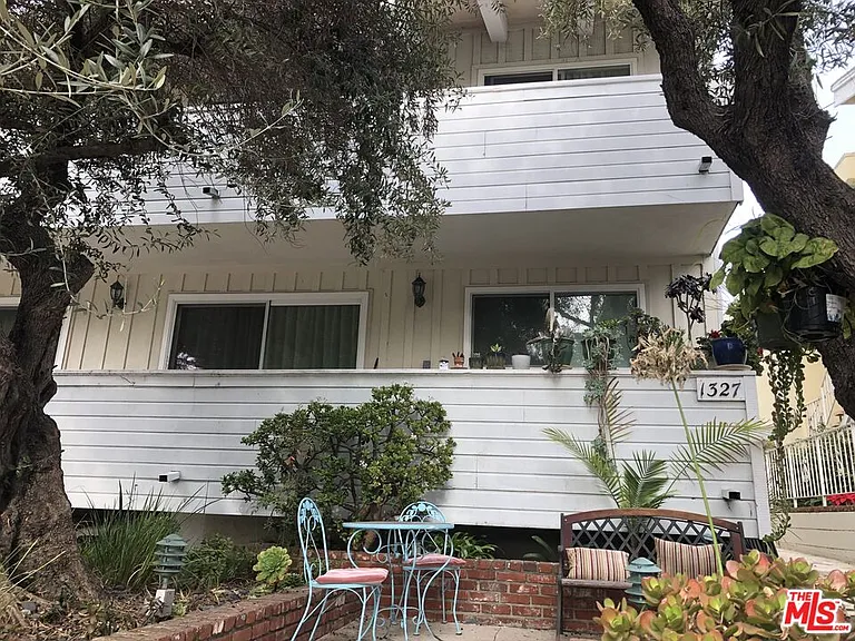 1327 Stanford St #6 — Photo 6
