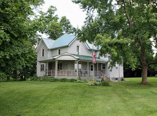 1971 Ivanhoe St, Waverly, IA 50677
