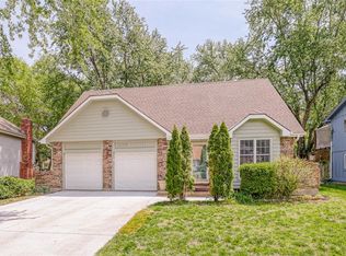 1116 S Stagecoach Pl, Olathe, KS 66062
