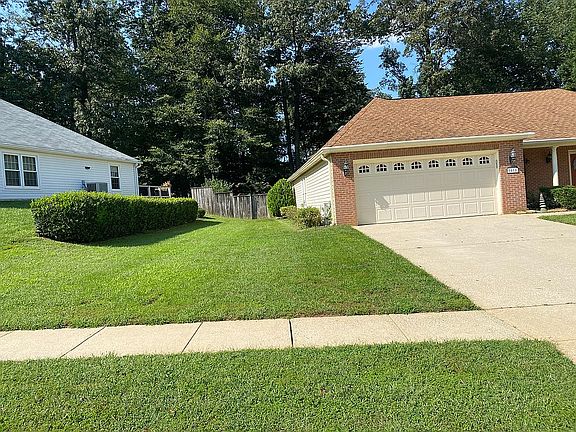 3rd image of 1018 Summer Hill Dr