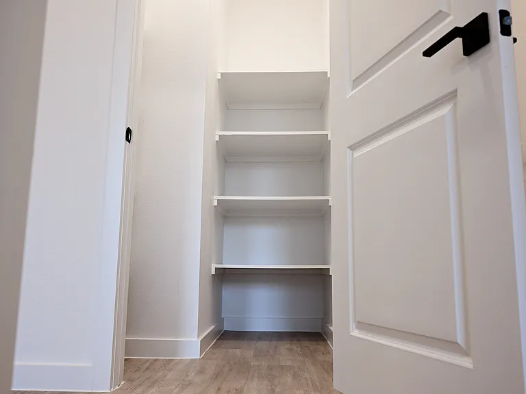 Memorial Apartments — Photo 10