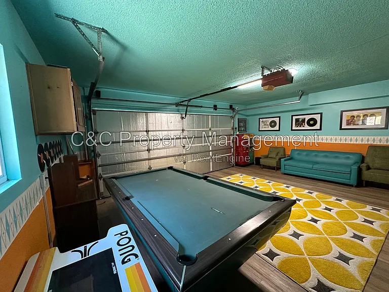 425 Edgerton Dr — Photo 4
