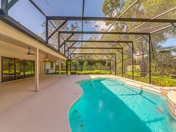 4th image of 1020 Creeks Bend Dr