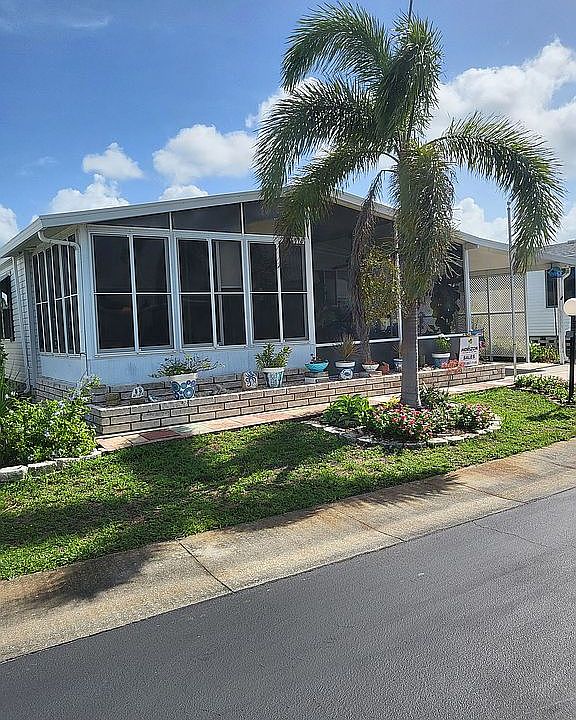 1st image of 237 Lakeside Dr