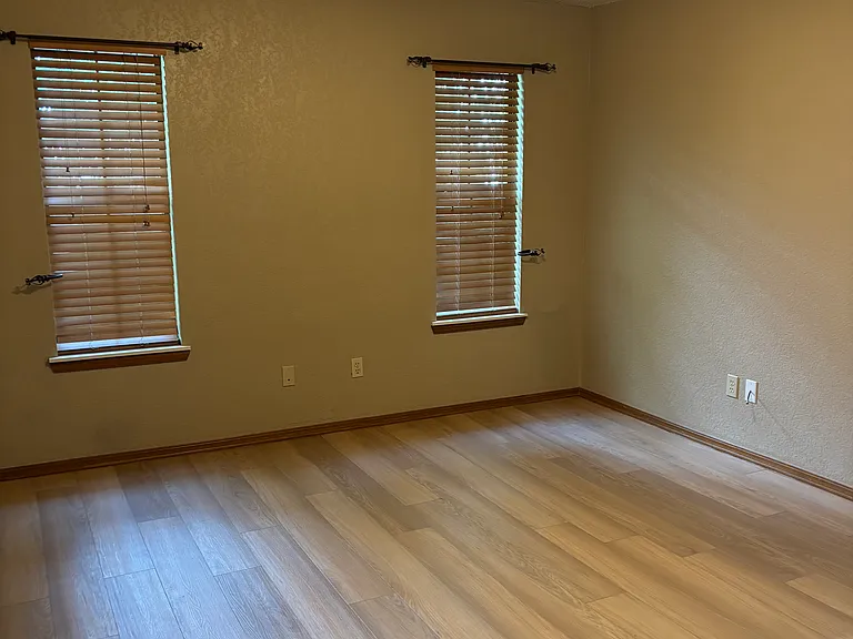 1112 SW 132nd Pl — Photo 13