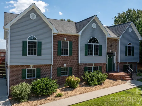 5395 Stonegate Farm Dr, Granite Falls, NC 28630