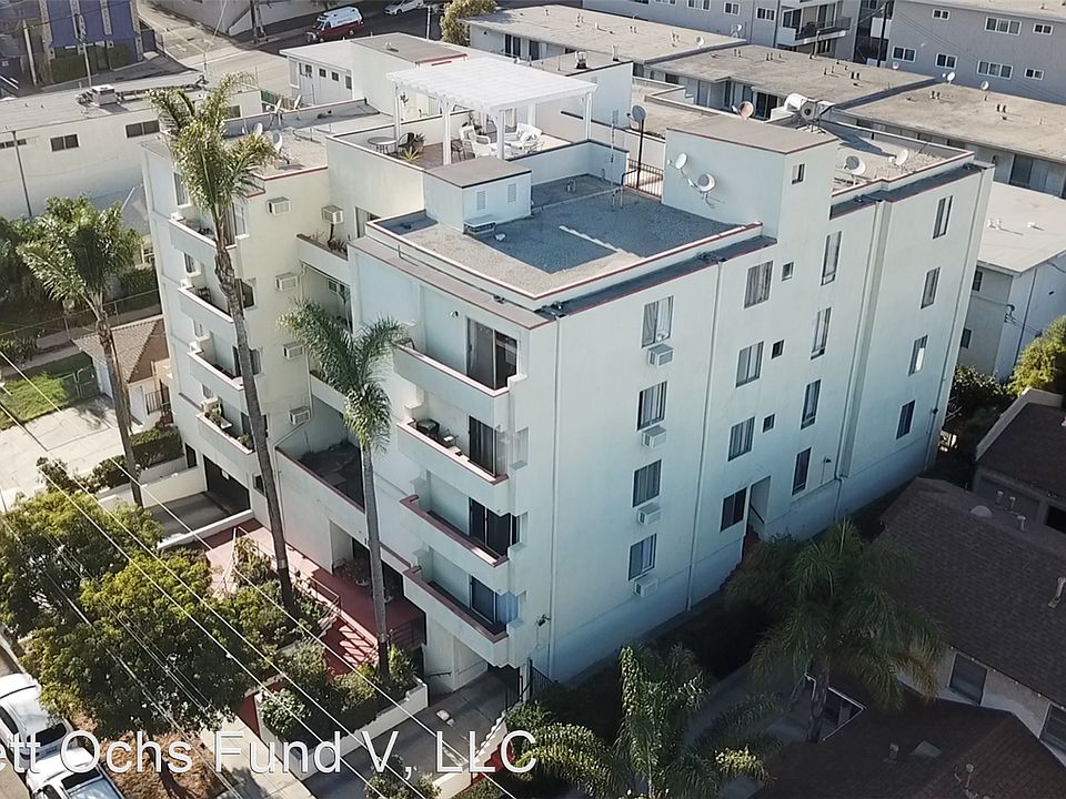 1st image of 10615 Rose Ave #9972896