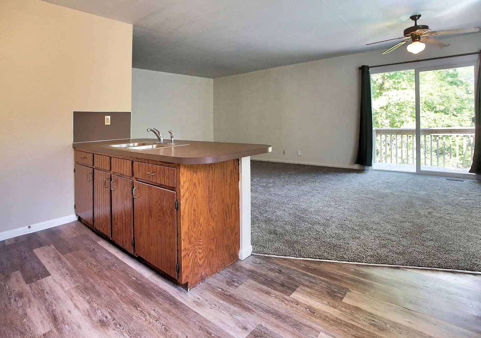 Holland Northside 2 Bed 1 Bath — Photo 2