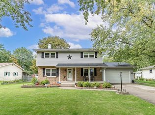 253 Arrowhead Dr, Lowell, IN 46356