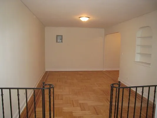 Rented by Metropolitan Equities | media 17