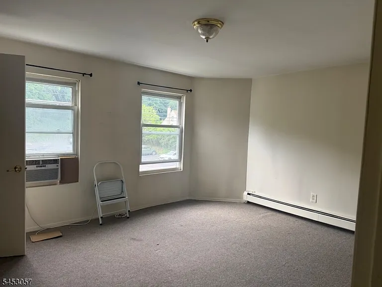 96 Walnut St — Photo 4