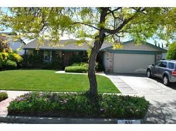 691 Royal Glen Dr photo 1