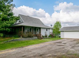 1380 Willow Creek Ln, Riverside, IA 52327