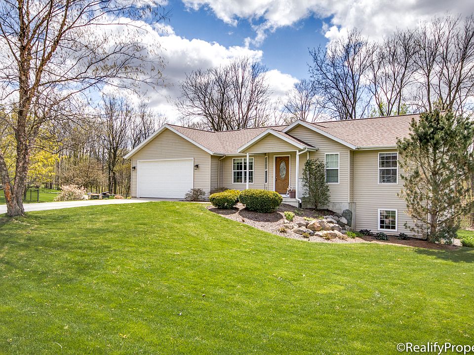1st image of 6782 Fawn Dr NE