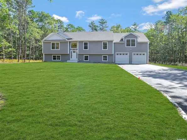21 N. Cozine Road, Manorville, NY 11949