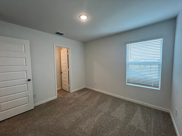 501 Jean St — Photo 16