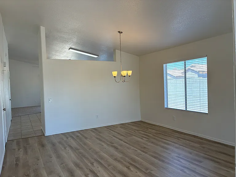 10422 W Windsor Blvd — Photo 9