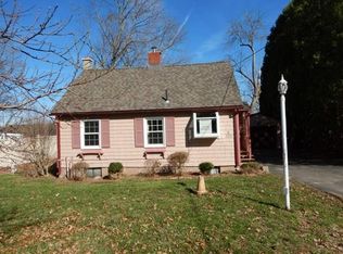 238 River Rd, Agawam, MA 01001