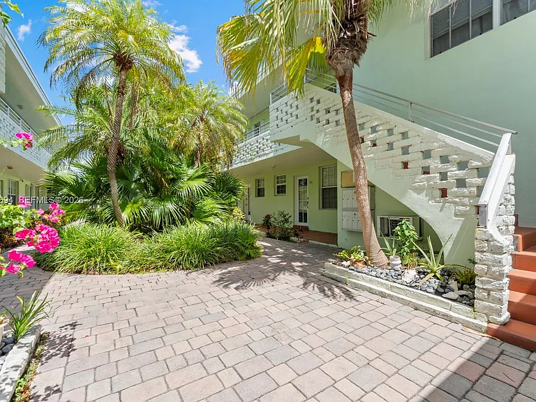 8550 Byron Ave #2G — Photo 23