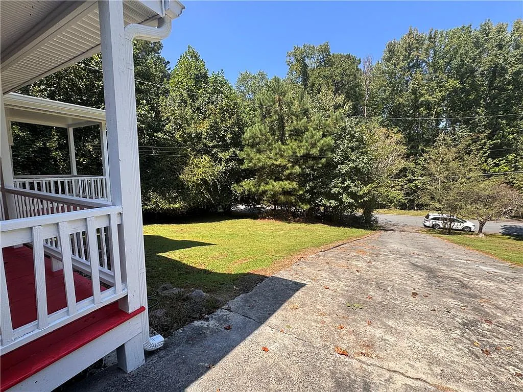4 bed, 2.5 bath, 2000 sqft, $2,300 — Photo 4