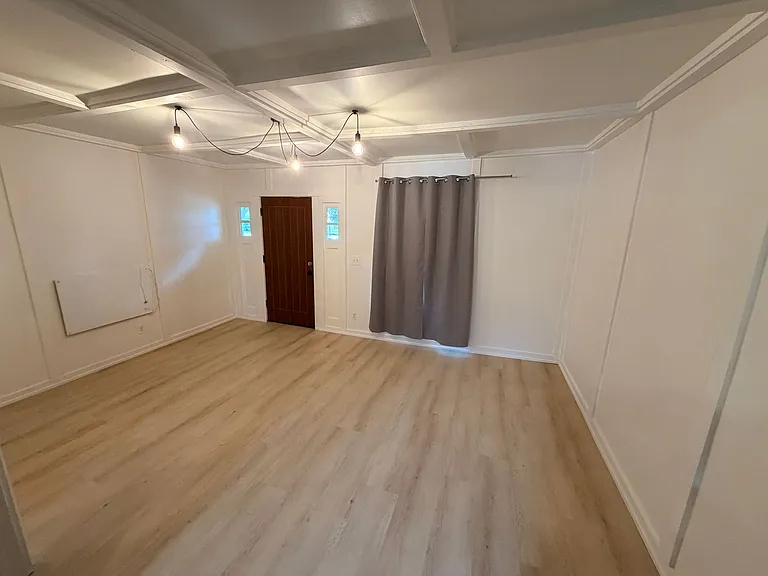 Remodeled One Bedroom Apartment in North Salem — Photo 3