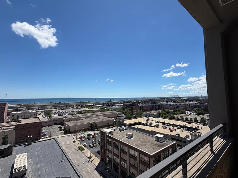 320 E Buffalo St #803 — Photo 2