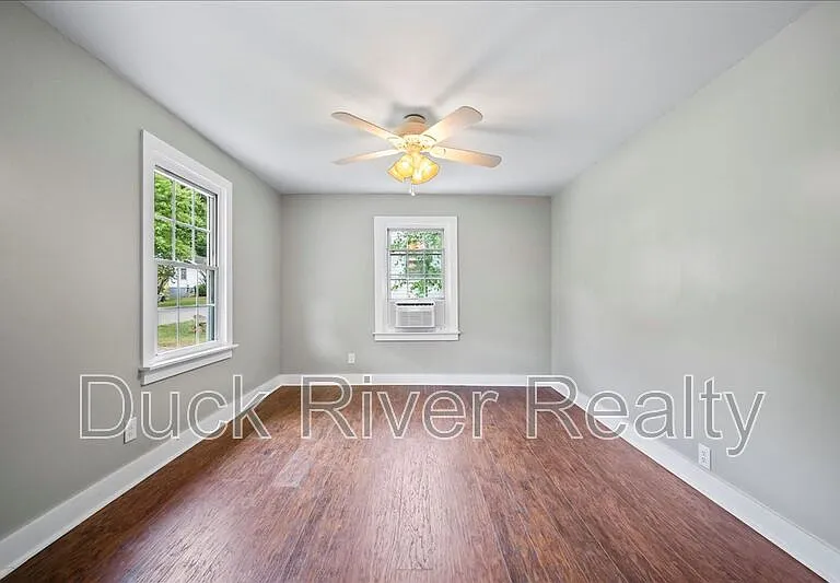 509 Hardwick Ave — Photo 4