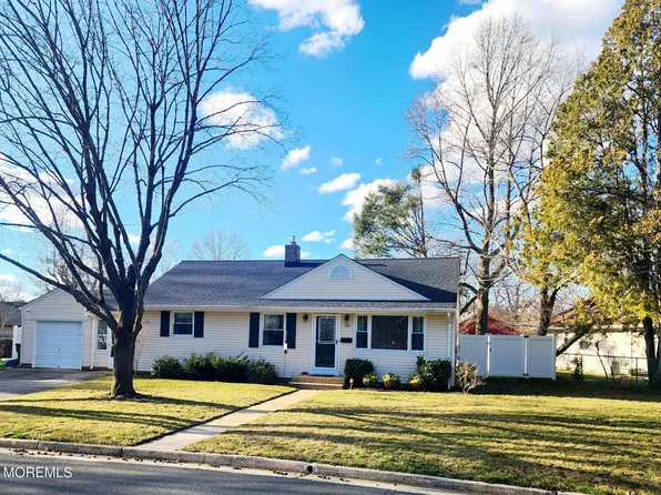 15 Farm Lane, Eatontown, NJ 07724