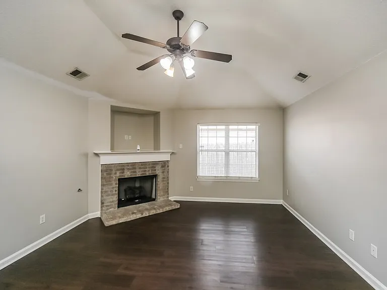 1719 Brentford Cv — Photo 4