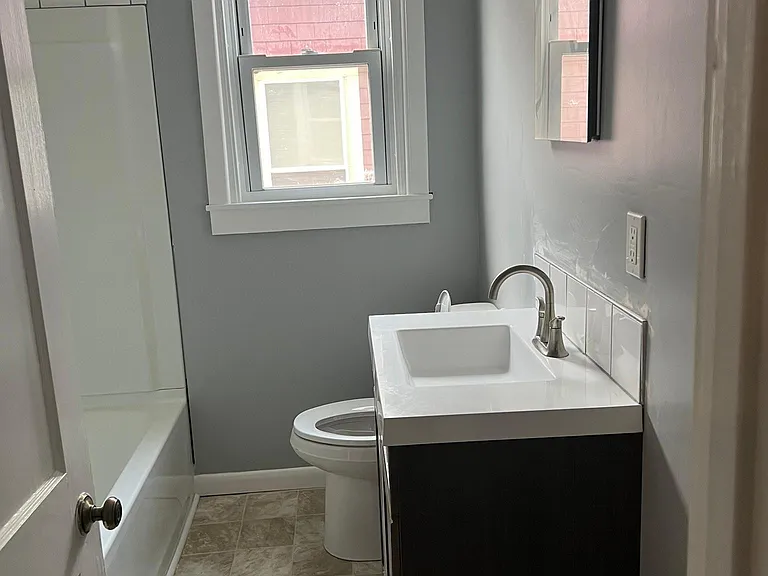 181 Lyman Ave #A — Photo 11