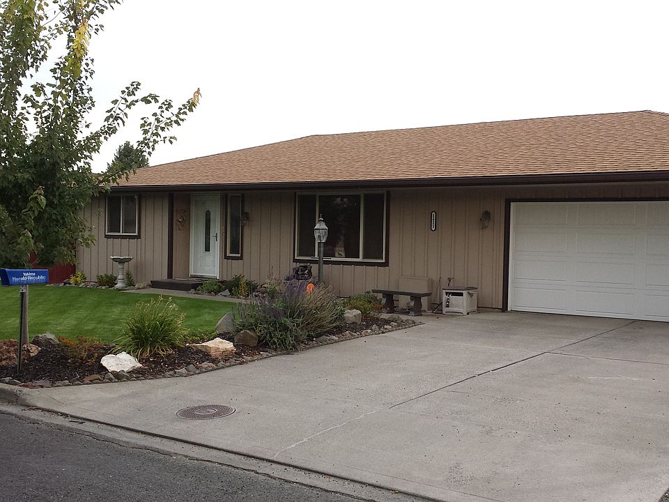 front with water feature