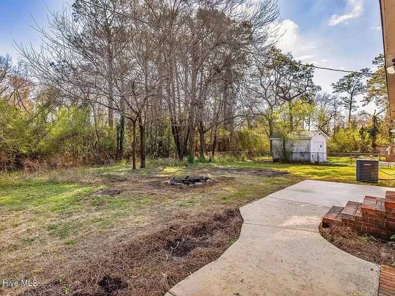 5017 Ilex Dr — Photo 6